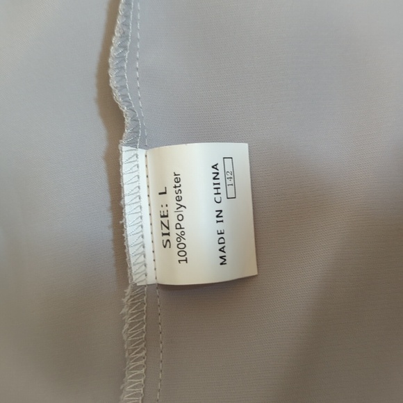 Amazon Gray Flutter Sleeve Satiny Blouse with Pleated Neckline Size Large - Picture 11 of 11